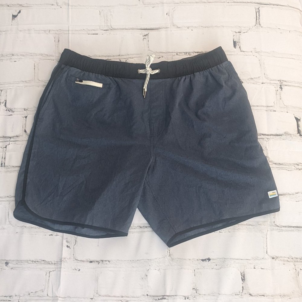 Vuori Mens Banks shorts  XL Blue